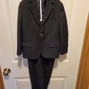 2 piece Dockers black and white pinstripe suit 5t